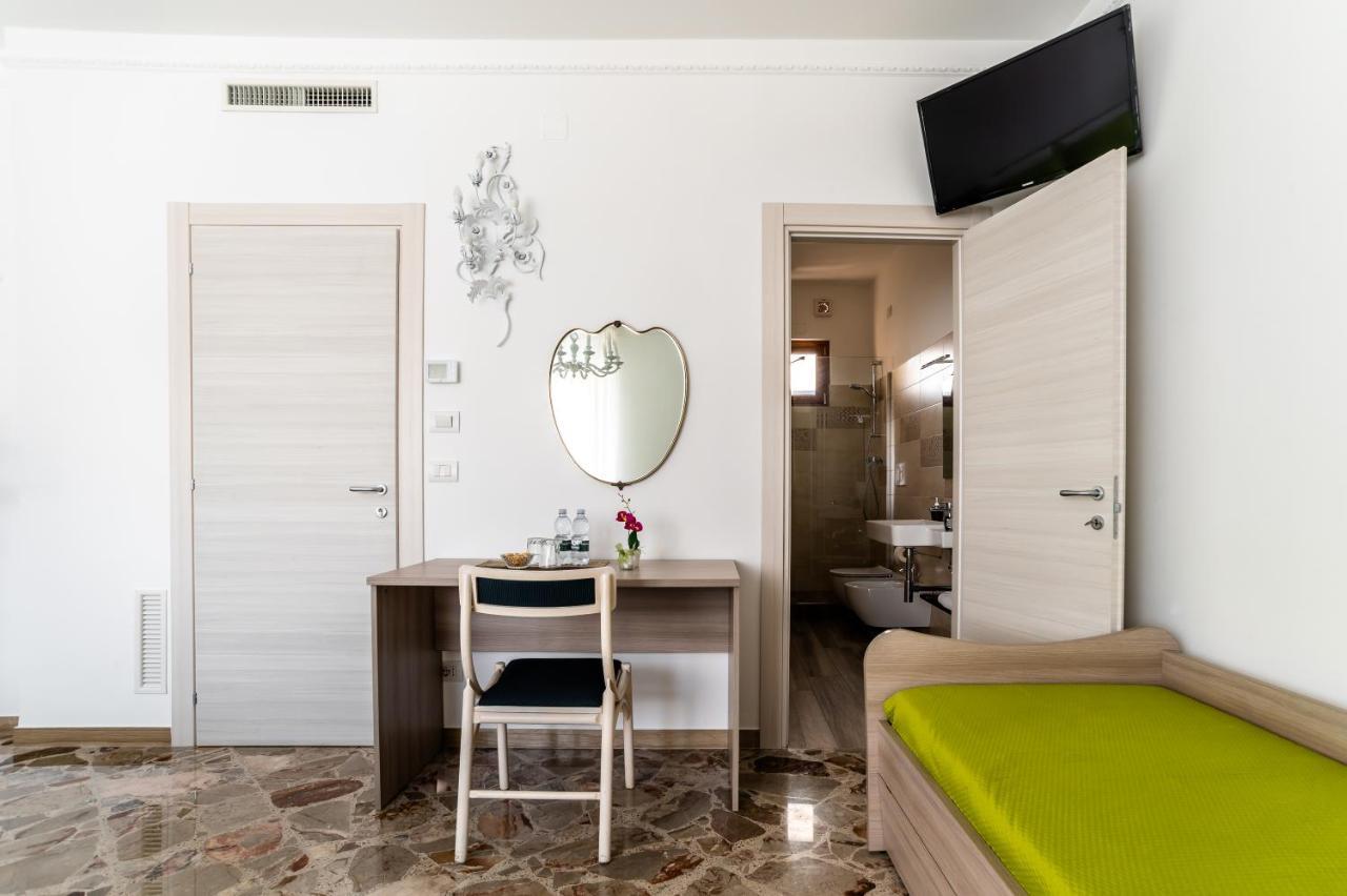Le Calette Rooms - Puglia Mia Apartments Монополи Экстерьер фото
