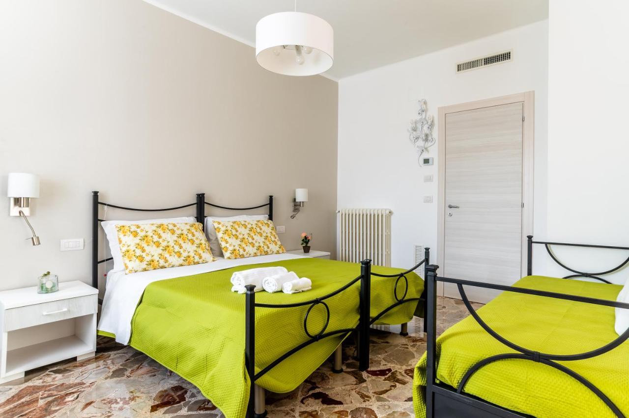 Le Calette Rooms - Puglia Mia Apartments Монополи Экстерьер фото
